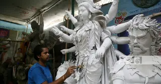 সম্প্রীতির আবহে দুর্গোৎসবের অপেক্ষা; শেষ মুহূর্তের প্রস্তুতিতে নারায়ণগঞ্জ